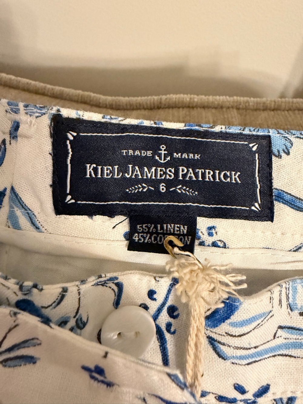 Kiel James Patrick Women's Blue Floral Linen Shorts - Picture 2 of 2